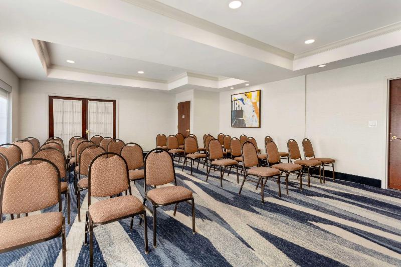 Comfort Suites East Brunswick - South River image