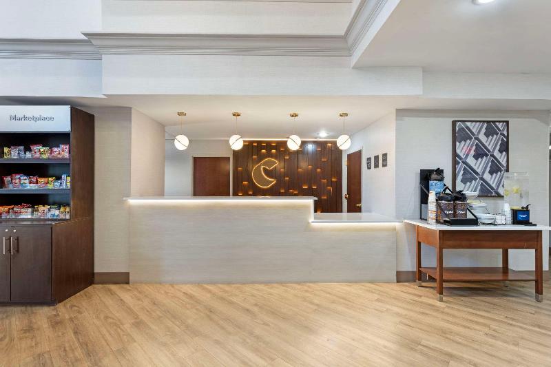Comfort Suites East Brunswick - South River image