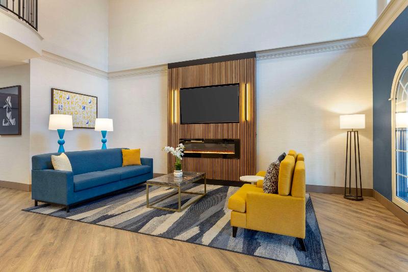 Comfort Suites East Brunswick - South River image