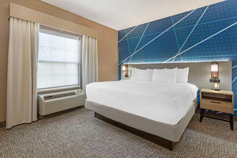 Comfort Suites East Brunswick - South River image