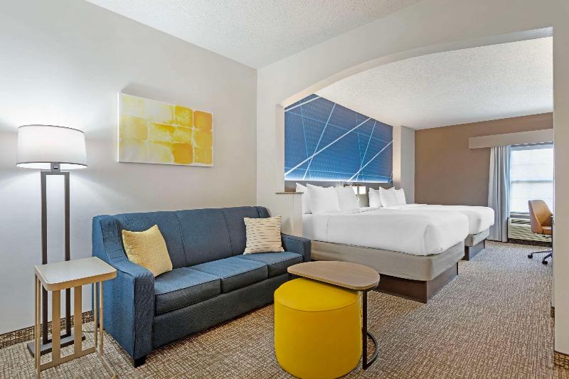Comfort Suites East Brunswick - South River image