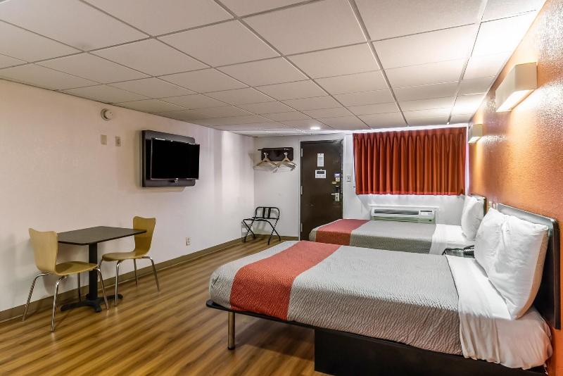 Motel 6 Elizabeth, Nj-Newark Liberty Intl Airport image