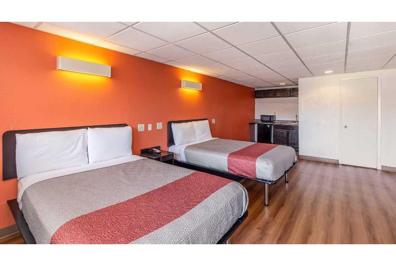 Motel 6 Elizabeth, Nj-Newark Liberty Intl Airport image