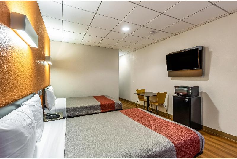 Motel 6 Elizabeth, Nj-Newark Liberty Intl Airport image