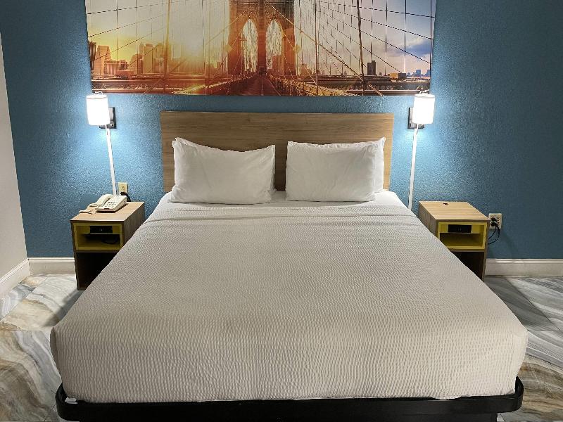 Days Inn By Wyndham Jersey City image