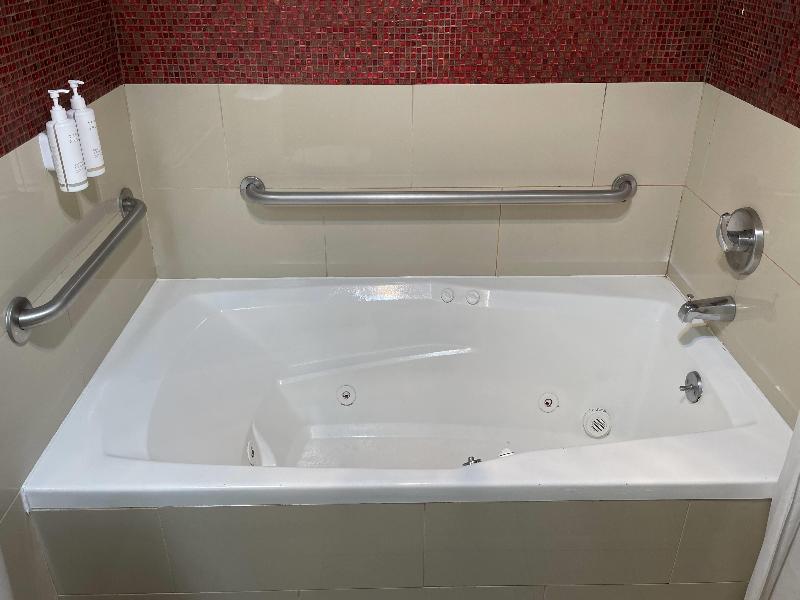 Days Inn By Wyndham Jersey City image