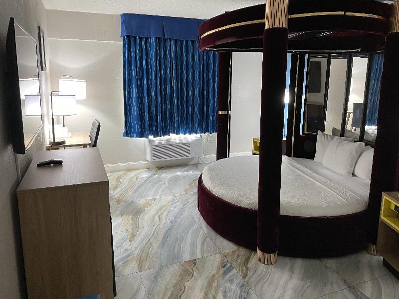 Days Inn By Wyndham Jersey City image