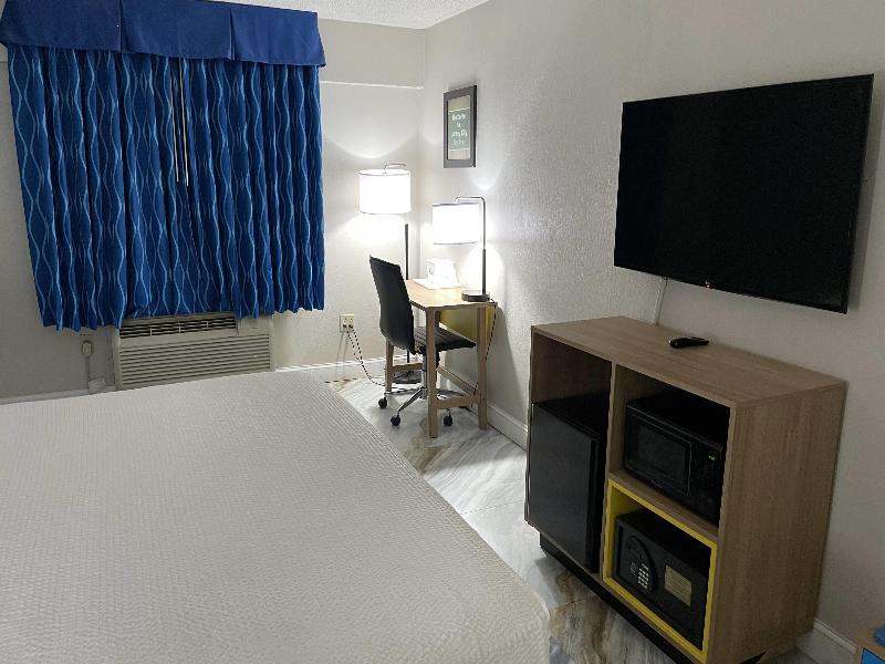 Days Inn By Wyndham Jersey City image