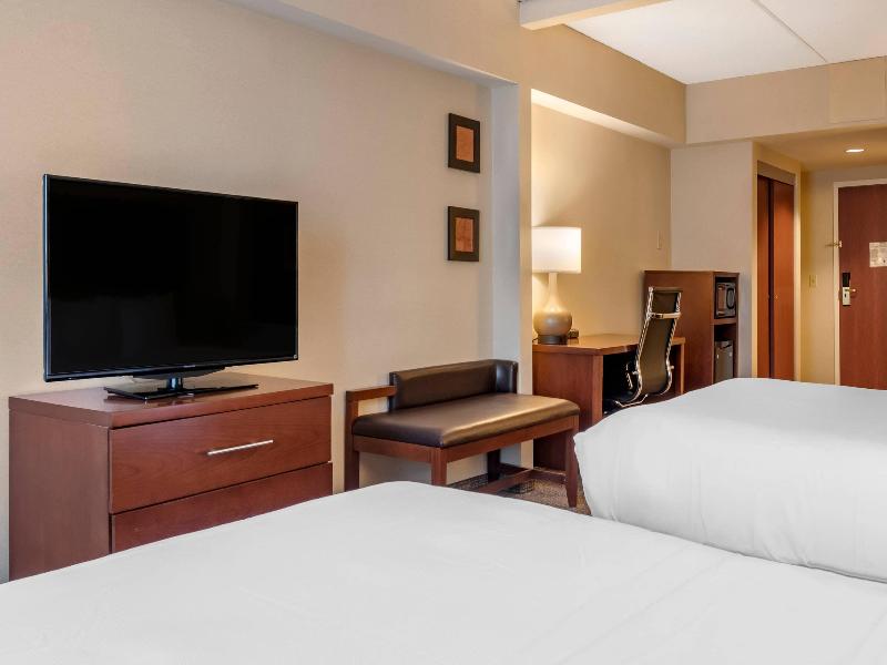 Comfort Suites Downtown Carlisle image