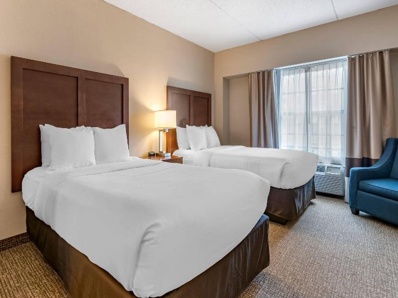 Comfort Suites Downtown Carlisle image