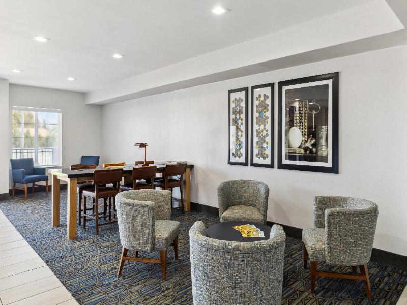 Holiday Inn Express and Suites Mountain View image