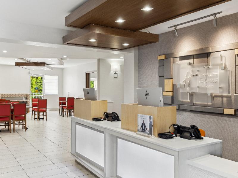 Holiday Inn Express and Suites Mountain View image