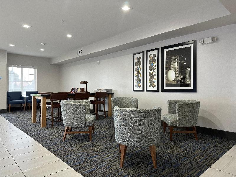 Holiday Inn Express and Suites Mountain View image