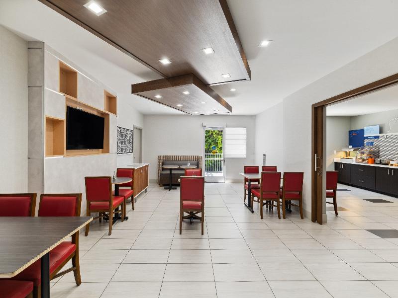 Holiday Inn Express and Suites Mountain View image