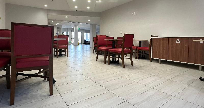 Holiday Inn Express and Suites Mountain View image