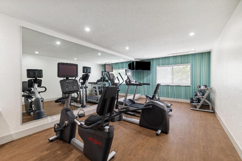 Holiday Inn Express and Suites Mountain View image