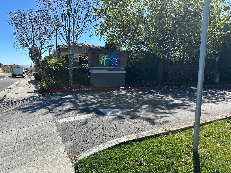 Holiday Inn Express and Suites Mountain View image