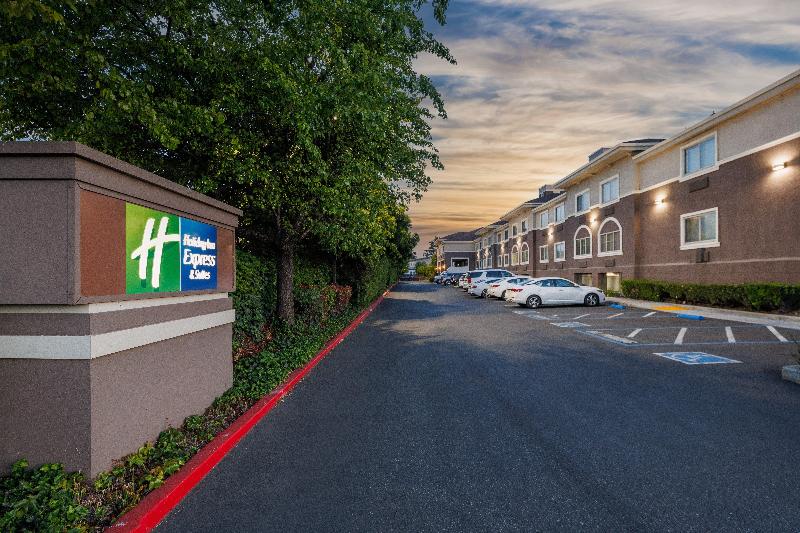 Holiday Inn Express and Suites Mountain View image