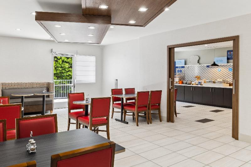 Holiday Inn Express and Suites Mountain View image