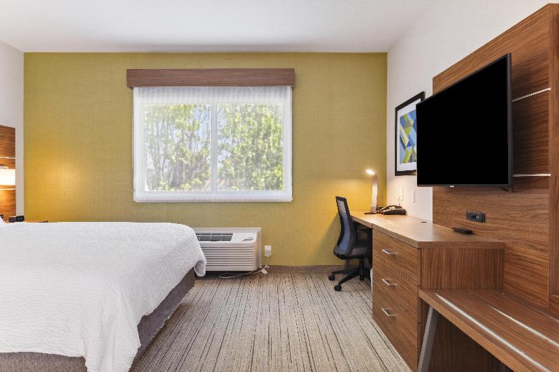 Holiday Inn Express and Suites Mountain View image