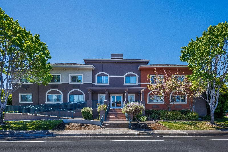 Holiday Inn Express and Suites Mountain View image