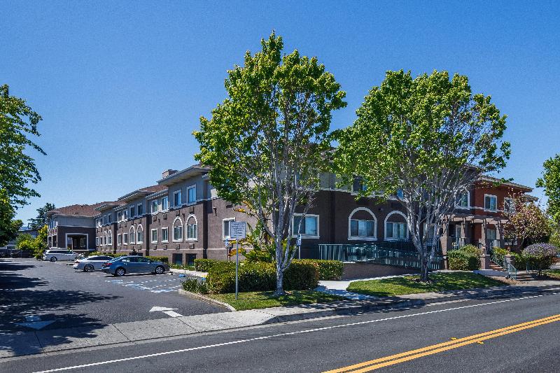 Holiday Inn Express and Suites Mountain View image