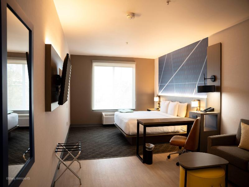 Comfort Suites Airport Tukwila Seattle image