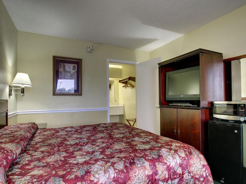 Key West Inn - Montgomery image