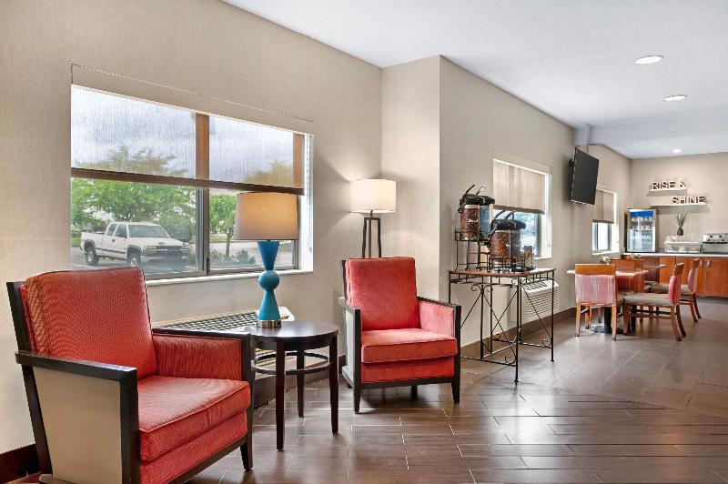 Comfort Inn & Suites North Greenfield image
