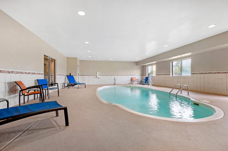 Comfort Inn & Suites North Greenfield image