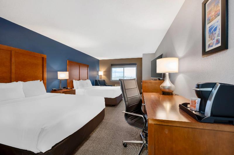 Comfort Inn & Suites North Greenfield image