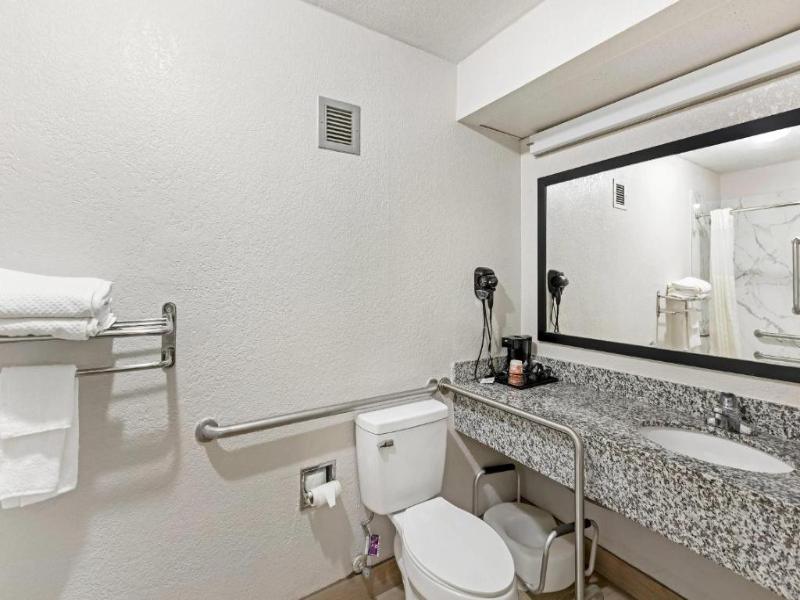 Quality Inn Clinton - Laurens I-26 5
