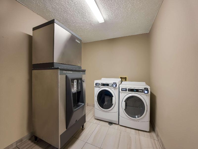 Quality Inn & Suites Canon City image