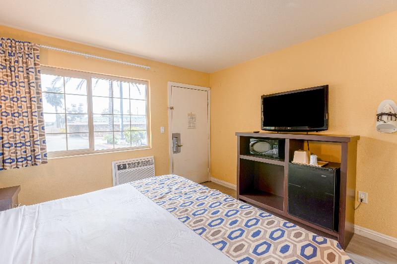 Econo Lodge Oceanside - Image 5