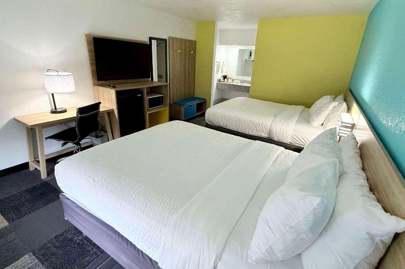 Days Inn By Wyndham Eglin Afb image