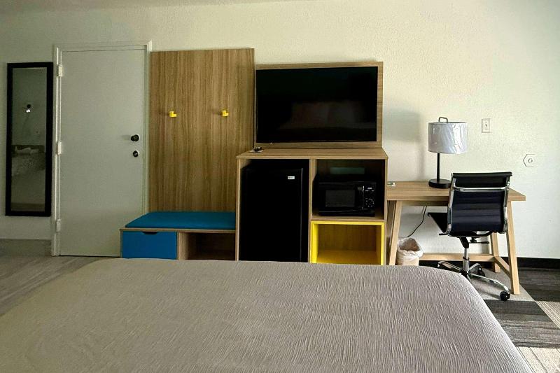Days Inn By Wyndham Eglin Afb image