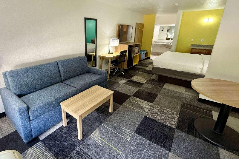 Days Inn By Wyndham Eglin Afb image