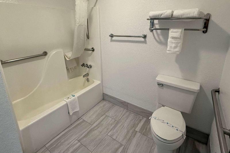Days Inn By Wyndham Eglin Afb image