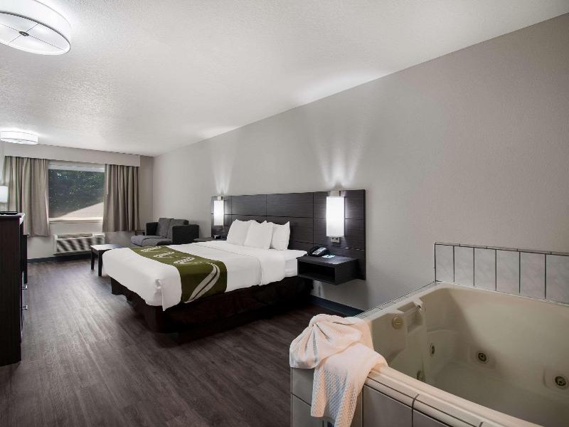 Quality Inn & Suites Wilsonville image