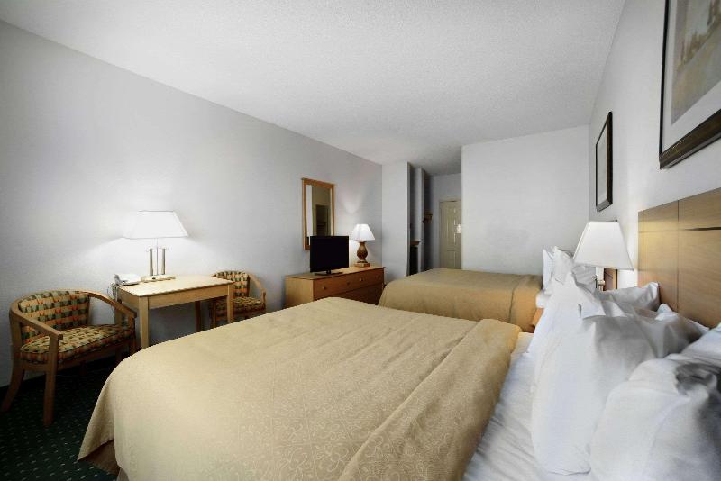 Quality Inn&Suites Springfield Southwest Near I-72 image