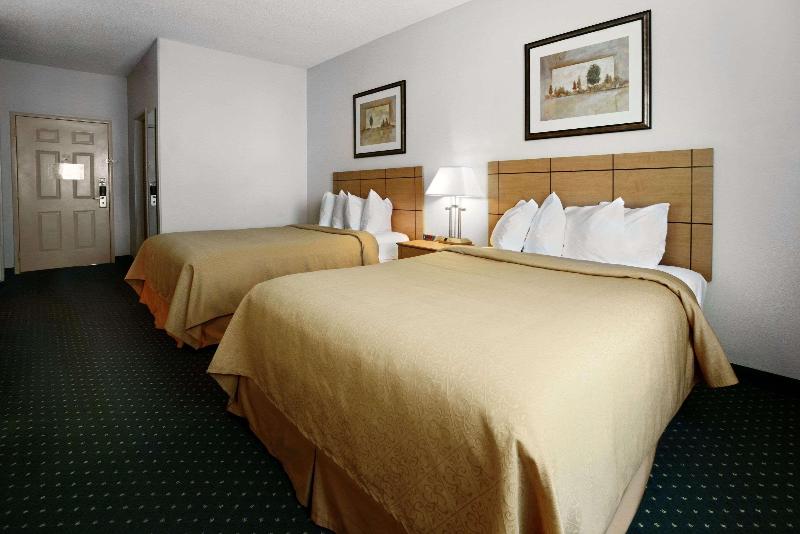 Quality Inn&Suites Springfield Southwest Near I-72 image