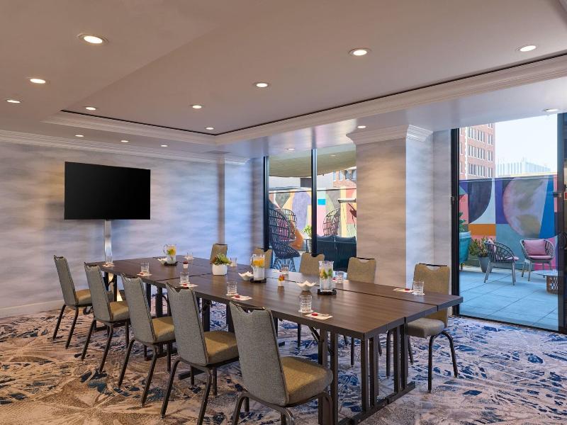 Marriott Long Beach Downtown image