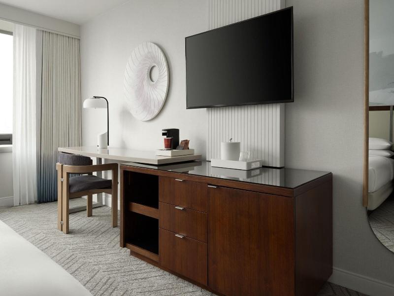 Marriott Long Beach Downtown image
