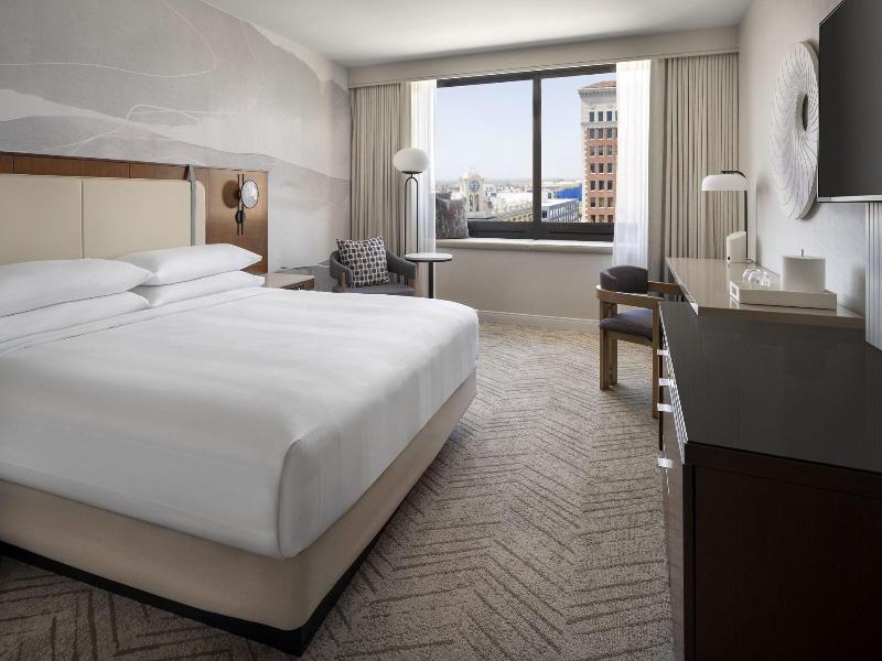 Marriott Long Beach Downtown image