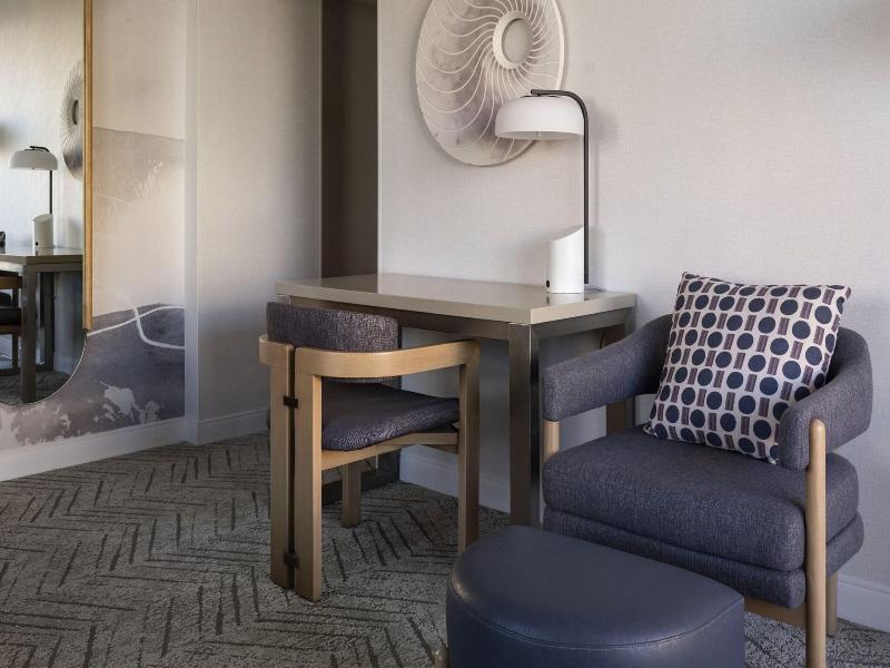 Marriott Long Beach Downtown image