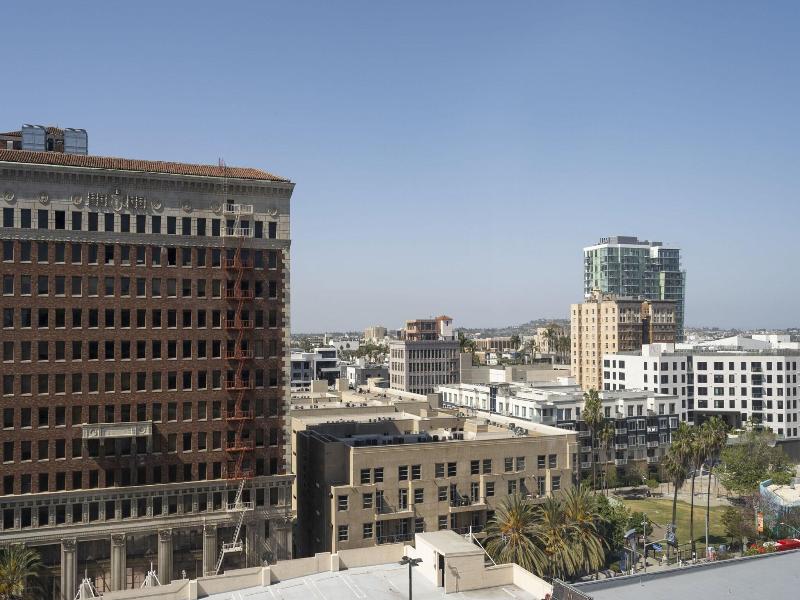 Marriott Long Beach Downtown image