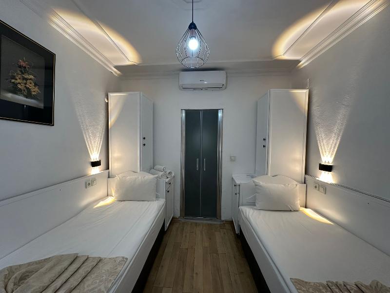 Karyatit hotel Kaleici image