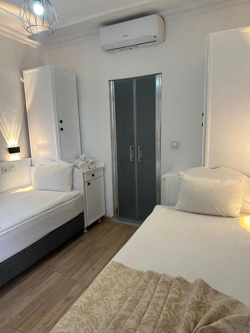 Karyatit hotel Kaleici image
