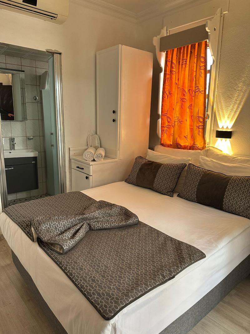 Karyatit hotel Kaleici image