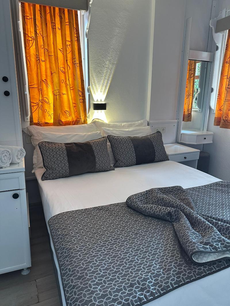 Karyatit hotel Kaleici image